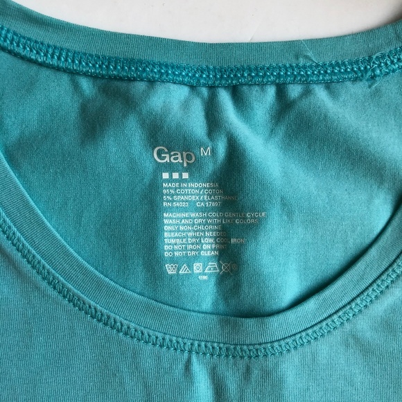 GAP Turquoise Top Size Medium - Picture 2 of 5